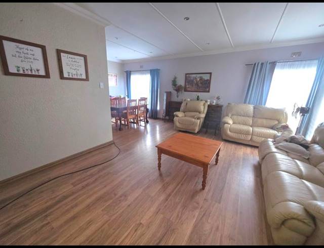 3 BEDROOM HOUSE FOR SALE IN ELSPARK